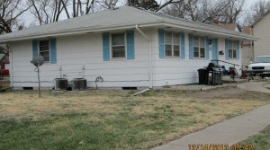 201 W 12th Ave #1, Emporia, KS — 3 Bedroom, 1 Bath