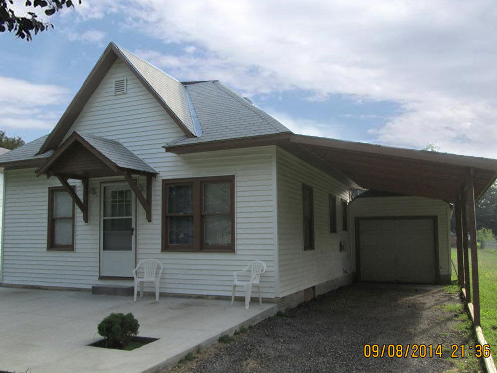 1004 Sunnyslope Street, Emporia, KS — 2 Bedroom, 1 Bath House for Rent