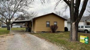 303 Homewood Street, Emporia, KS — 2 Bedroom, 1 Bath House for Rent